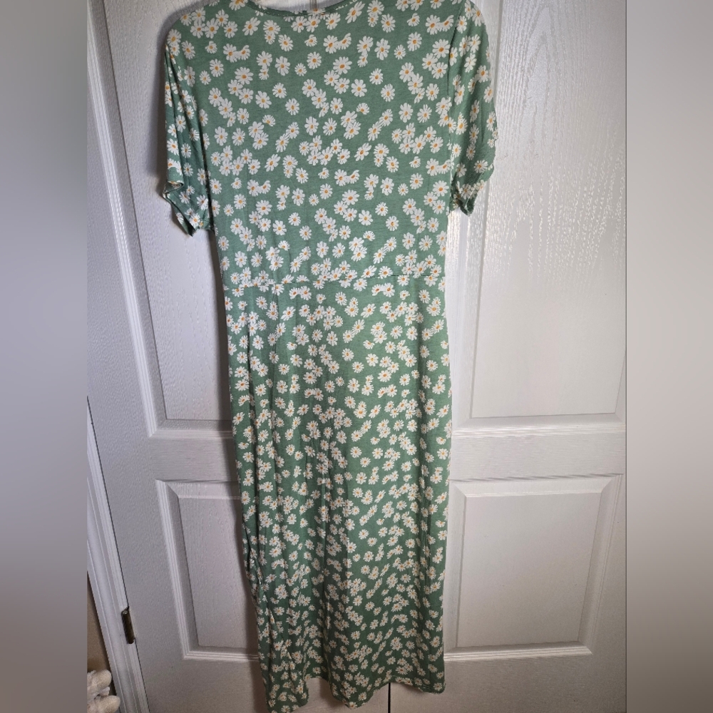 BloomChic Green and White Floral Midi Dress - Picture 2 of 7